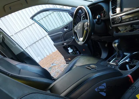 2018 Toyota Highlander Limited из США, поврежденный, VIN 5TDDZRFHXJS884097